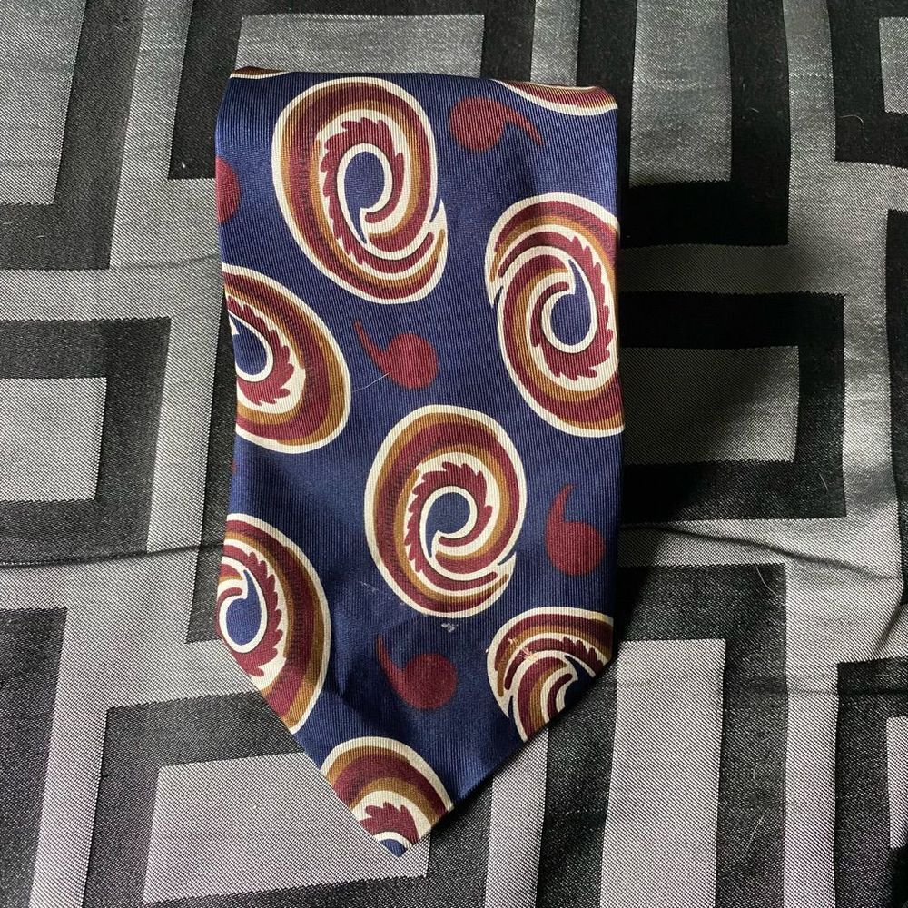 Hunting Horn Classic Blue/Burgundy swirls neck Tie